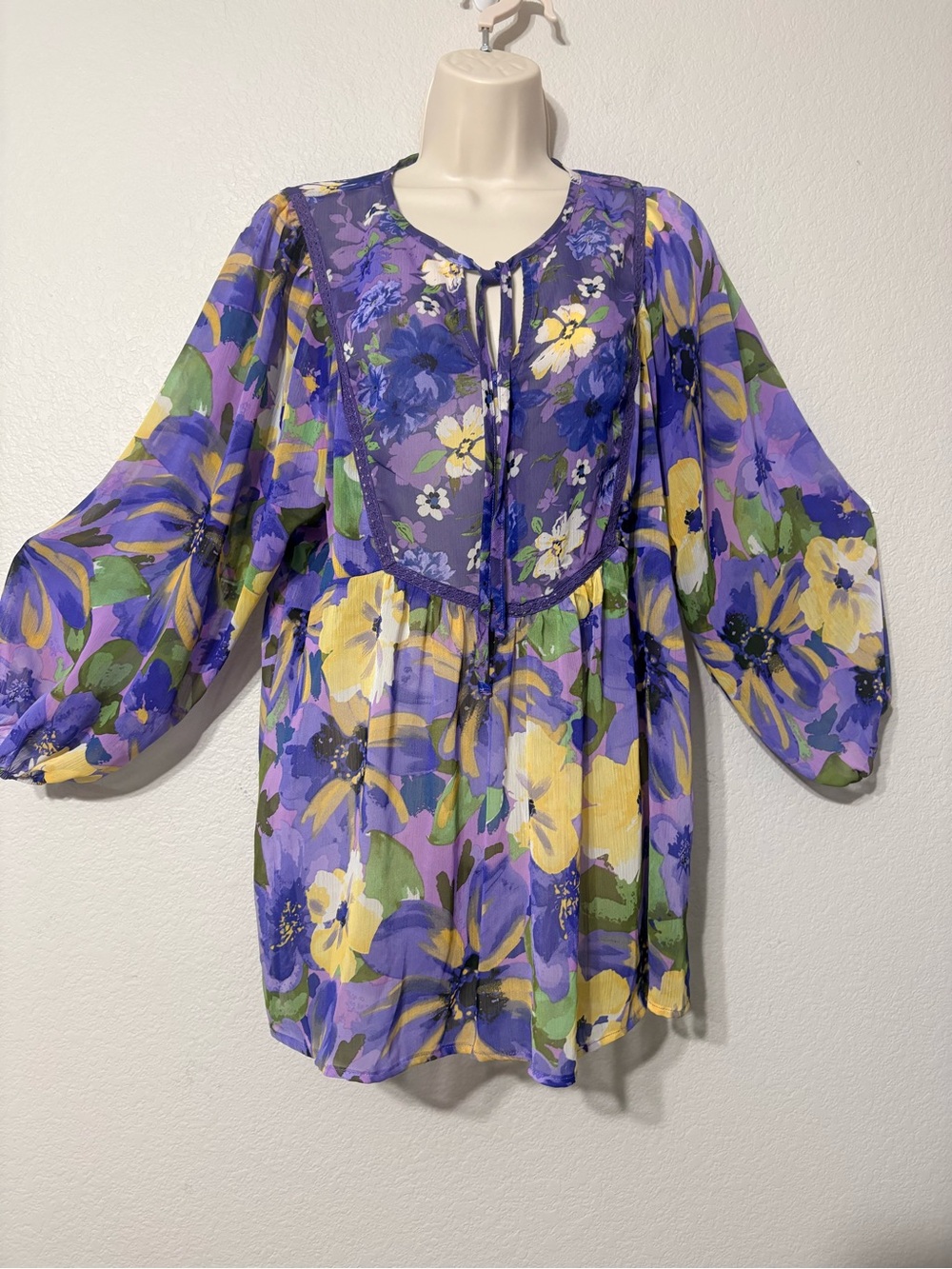fig and flower Flowy‎ Semi Sheer Purple Floral Tunic Top with Tie Neck Billowy L